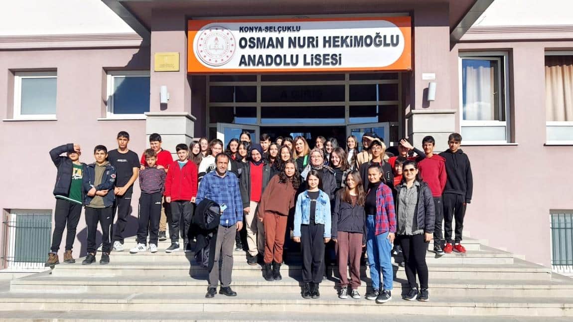 8. Sınıf ögrencilerimizin Üst ögrenim kurumlarını tanımasına yönelik Osman Nuri Hekimoğlu Anadolu Lisesine gezi düzenlendi.